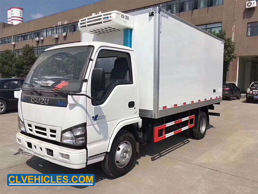600P 130hp Light Duty ISUZU Reefer Truck 4.2m Length For Delivery