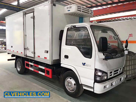600P 130hp Light Duty ISUZU Reefer Truck 4.2m Length For Delivery