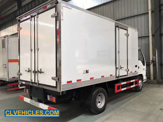 600P 130hp Light Duty ISUZU Reefer Truck 4.2m Length For Delivery